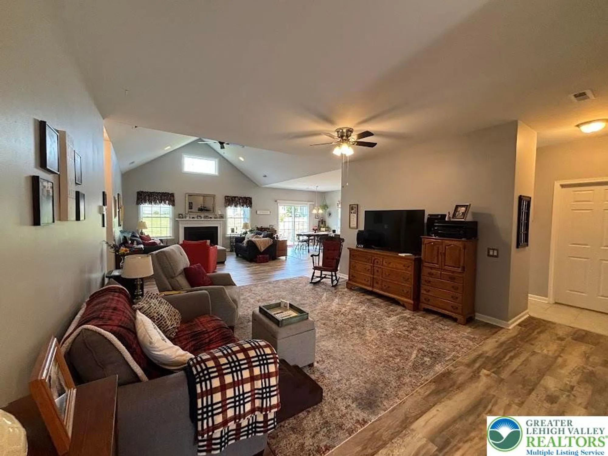 Property Slideshow image 9 of 36 | 3803 loyal ln, Easton, PA, 18045