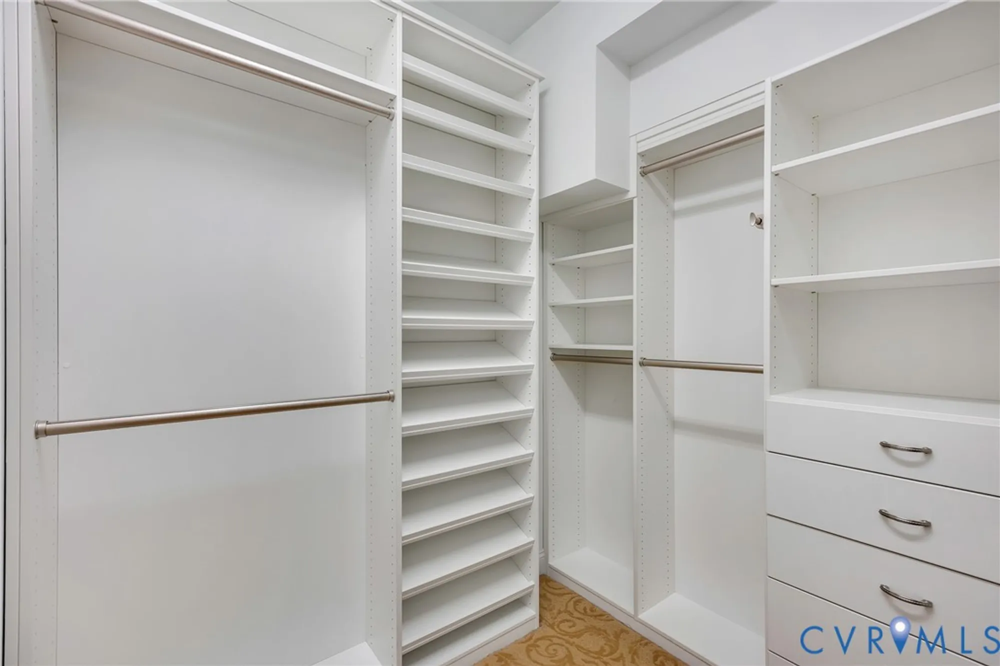 Property Slideshow image 19 of 47 | 10011 berry pond ln, Mechanicsville, VA, 23116