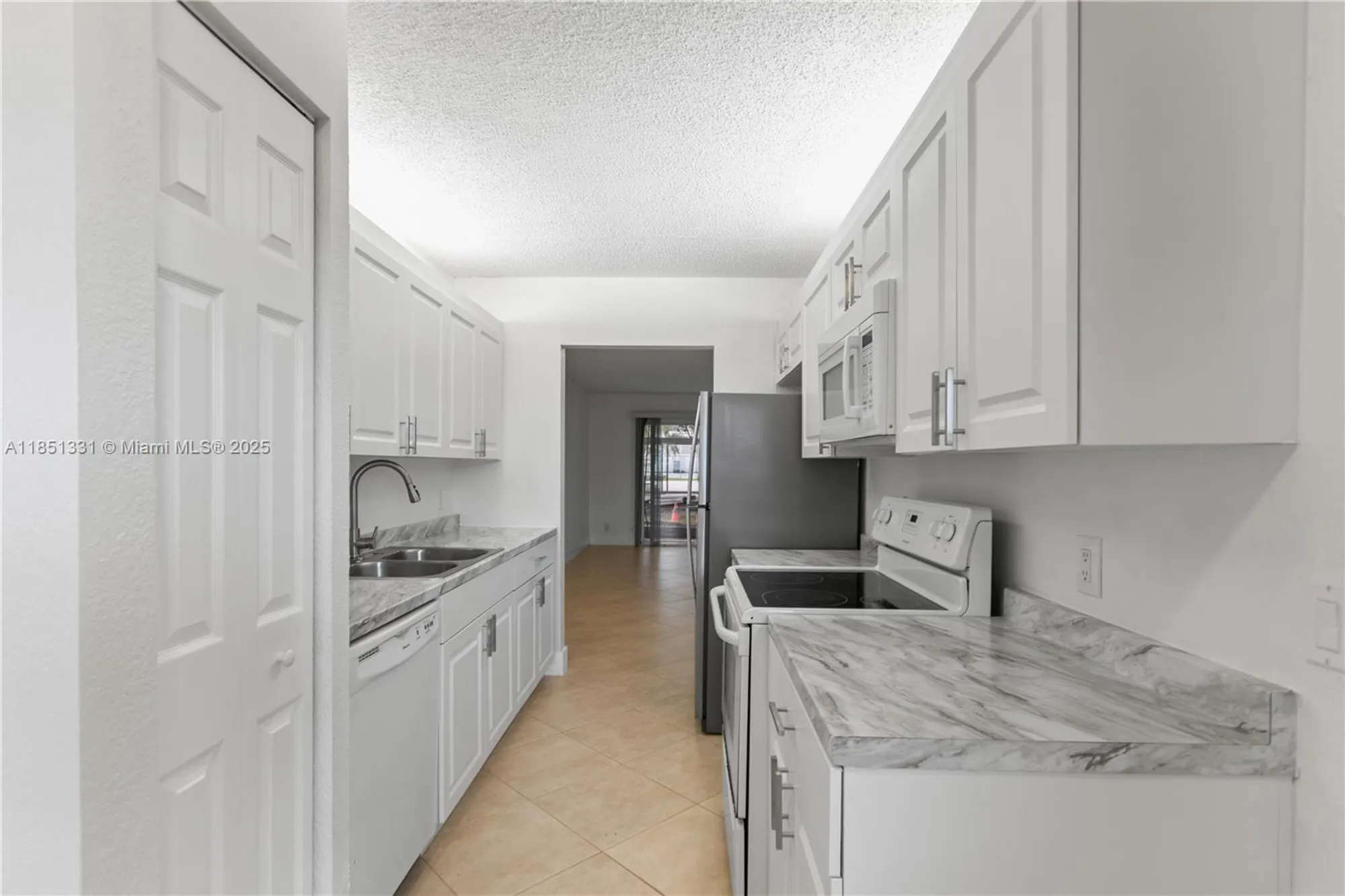 Property Slideshow image 19 of 56 | 1400 sw 124th ter 109q, Pembroke Pines, FL, 33027