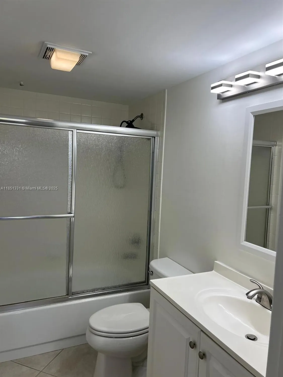 Property Slideshow image 10 of 56 | 1400 sw 124th ter 109q, Pembroke Pines, FL, 33027