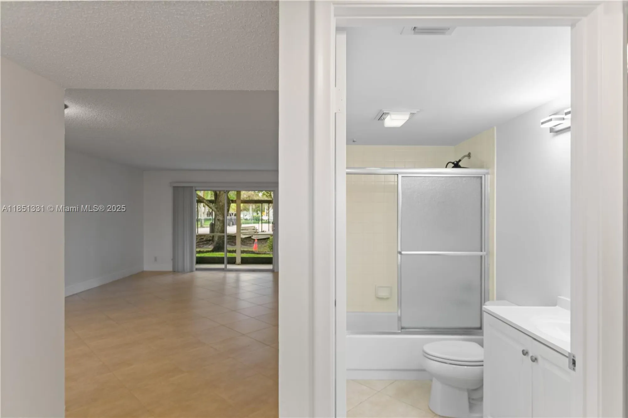 Property Slideshow image 27 of 56 | 1400 sw 124th ter 109q, Pembroke Pines, FL, 33027