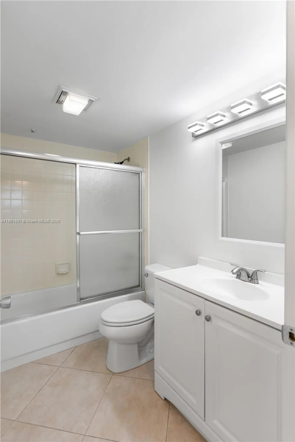 Property Slideshow image 28 of 56 | 1400 sw 124th ter 109q, Pembroke Pines, FL, 33027