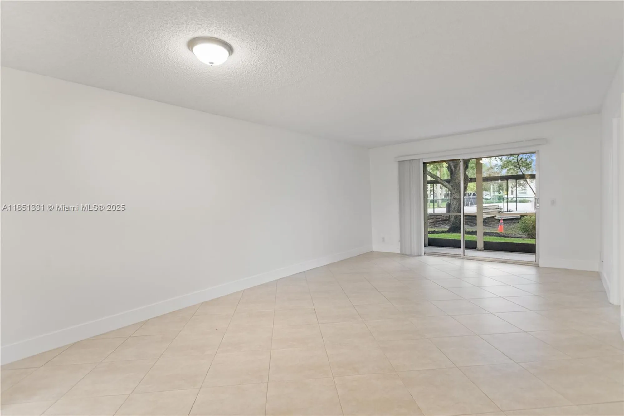 Property Slideshow image 35 of 56 | 1400 sw 124th ter 109q, Pembroke Pines, FL, 33027