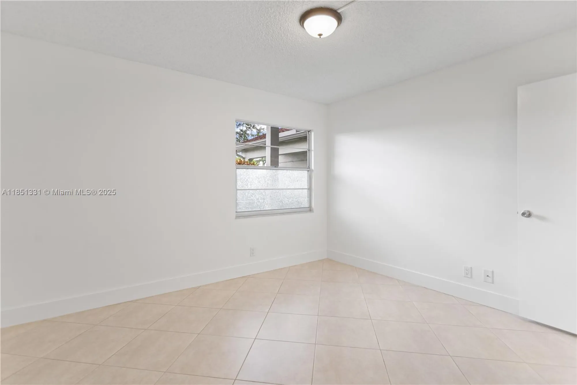 Property Slideshow image 33 of 56 | 1400 sw 124th ter 109q, Pembroke Pines, FL, 33027