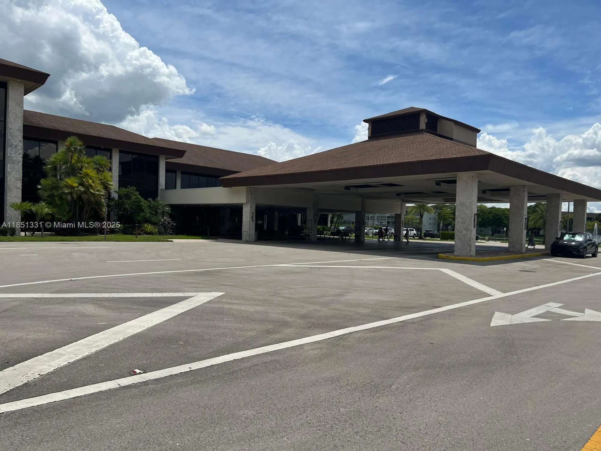 Property Slideshow image 4 of 56 | 1400 sw 124th ter 109q, Pembroke Pines, FL, 33027