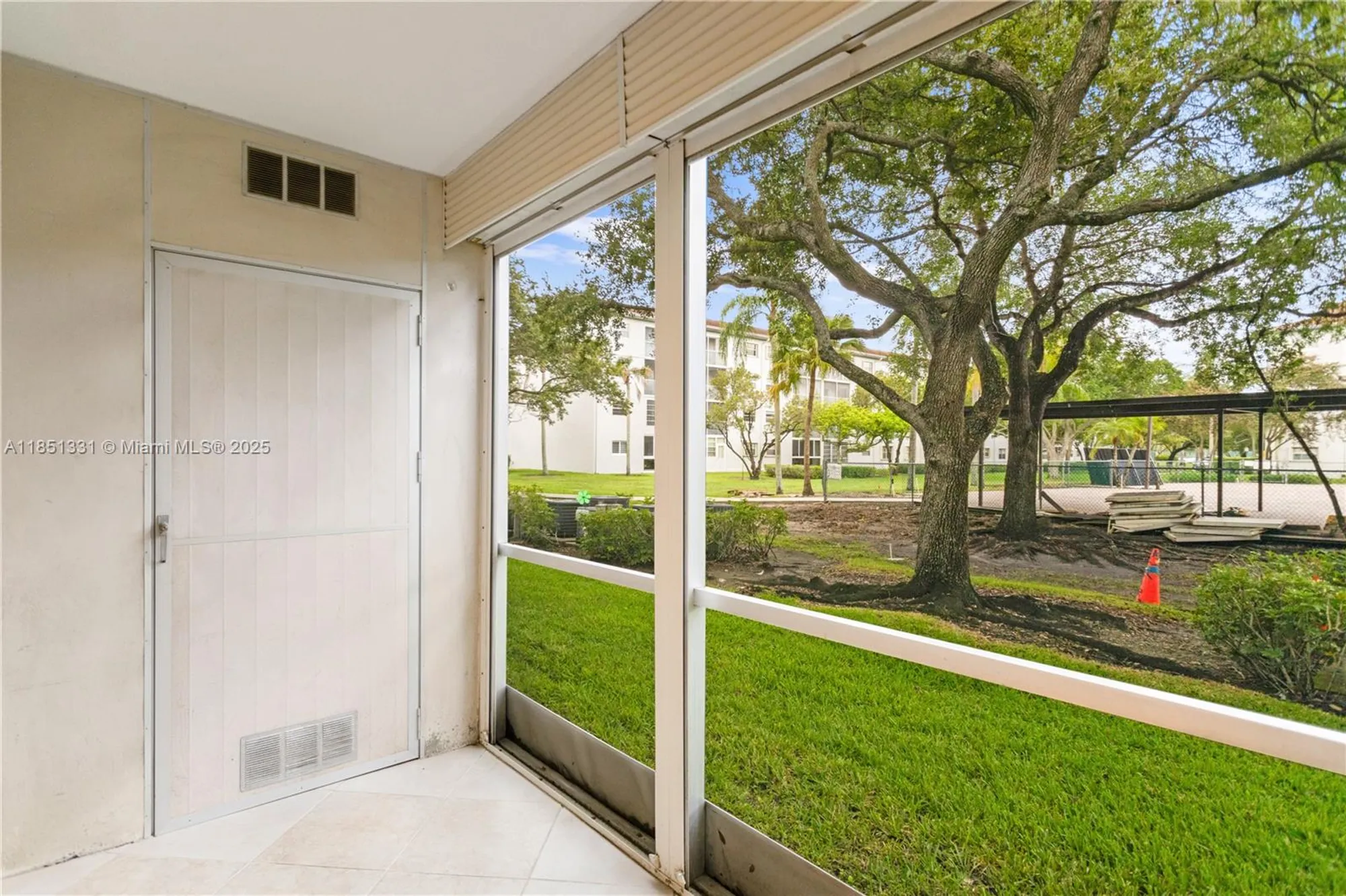Property Slideshow image 43 of 56 | 1400 sw 124th ter 109q, Pembroke Pines, FL, 33027