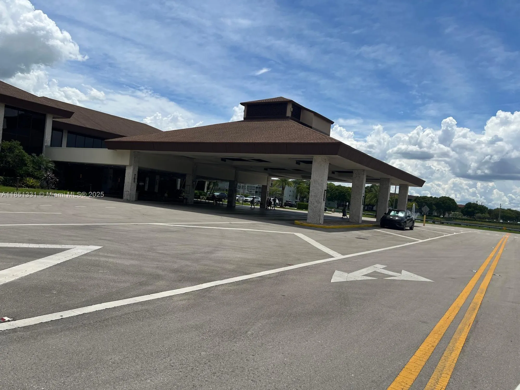 Property Slideshow image 5 of 56 | 1400 sw 124th ter 109q, Pembroke Pines, FL, 33027