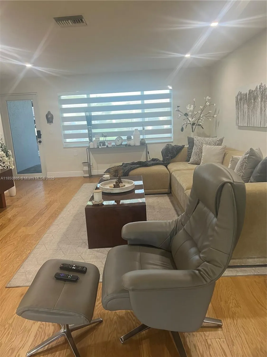 Property Slideshow image 12 of 53 | 8221 nw 14th st, Plantation, FL, 33322