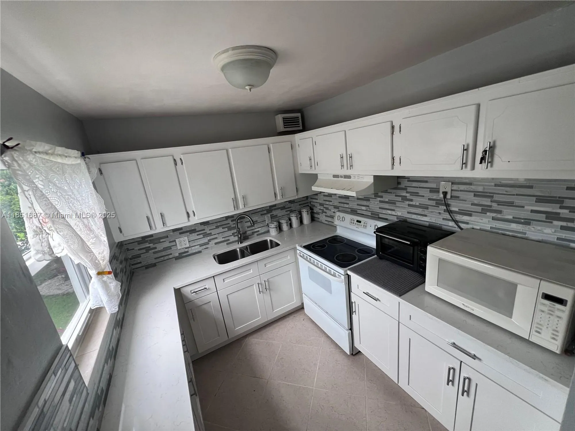 Property Slideshow image 5 of 12 | 240 northampton l # 240, West Palm Beach, FL, 33417