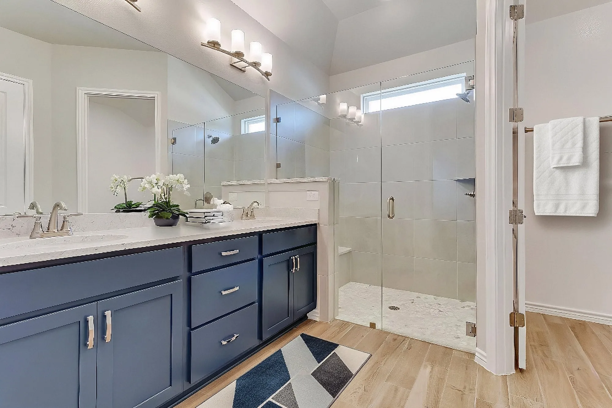 Property Slideshow image 12 of 23 | 128 stewart dr unit 101, San Marcos, TX, 78666