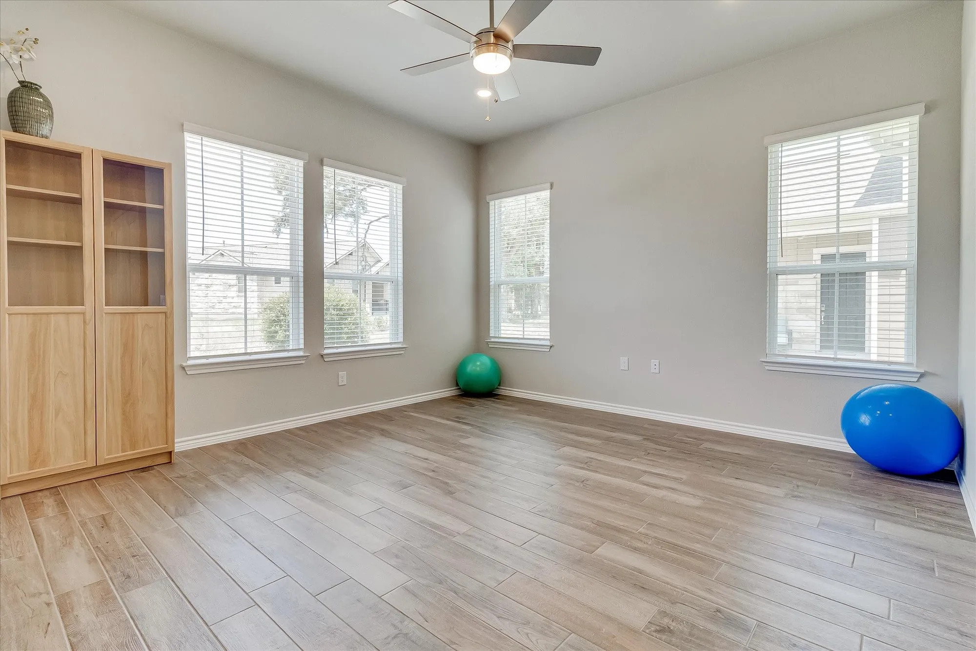 Property Slideshow image 8 of 23 | 128 stewart dr unit 101, San Marcos, TX, 78666