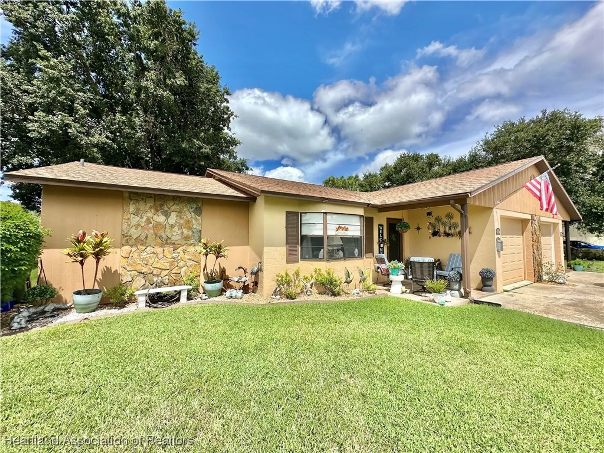 Property Slideshow image 2 of 15 | 3702 thunderbird hill cir, Sebring, FL, 33872