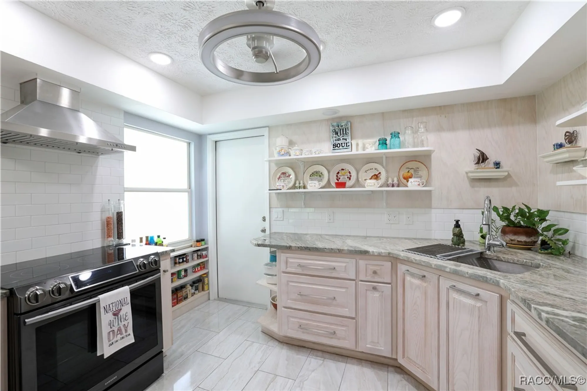 Property Slideshow image 14 of 58 | 802 windermere blvd, Inverness, FL, 34453