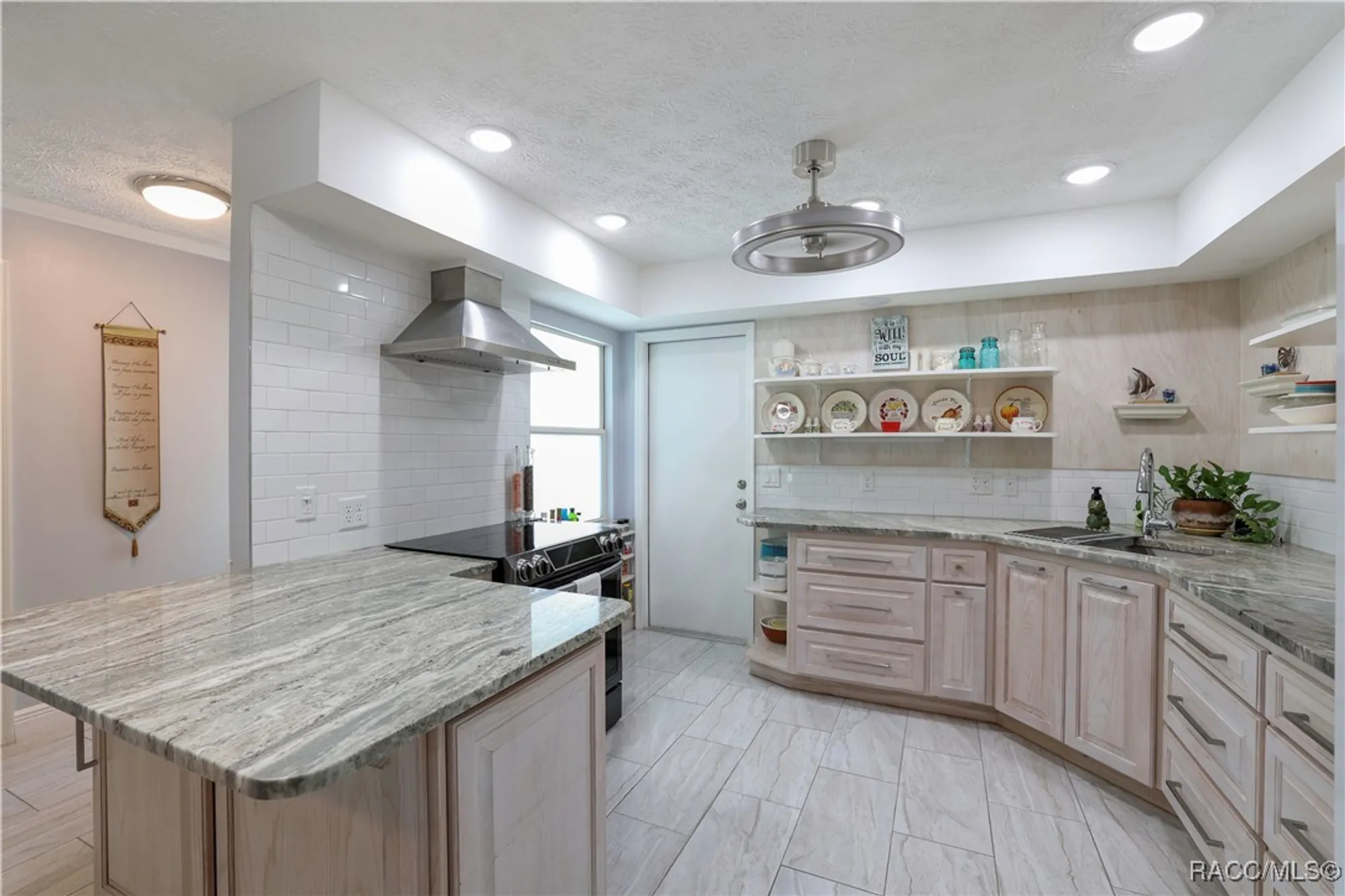 Property Slideshow image 4 of 58 | 802 windermere blvd, Inverness, FL, 34453