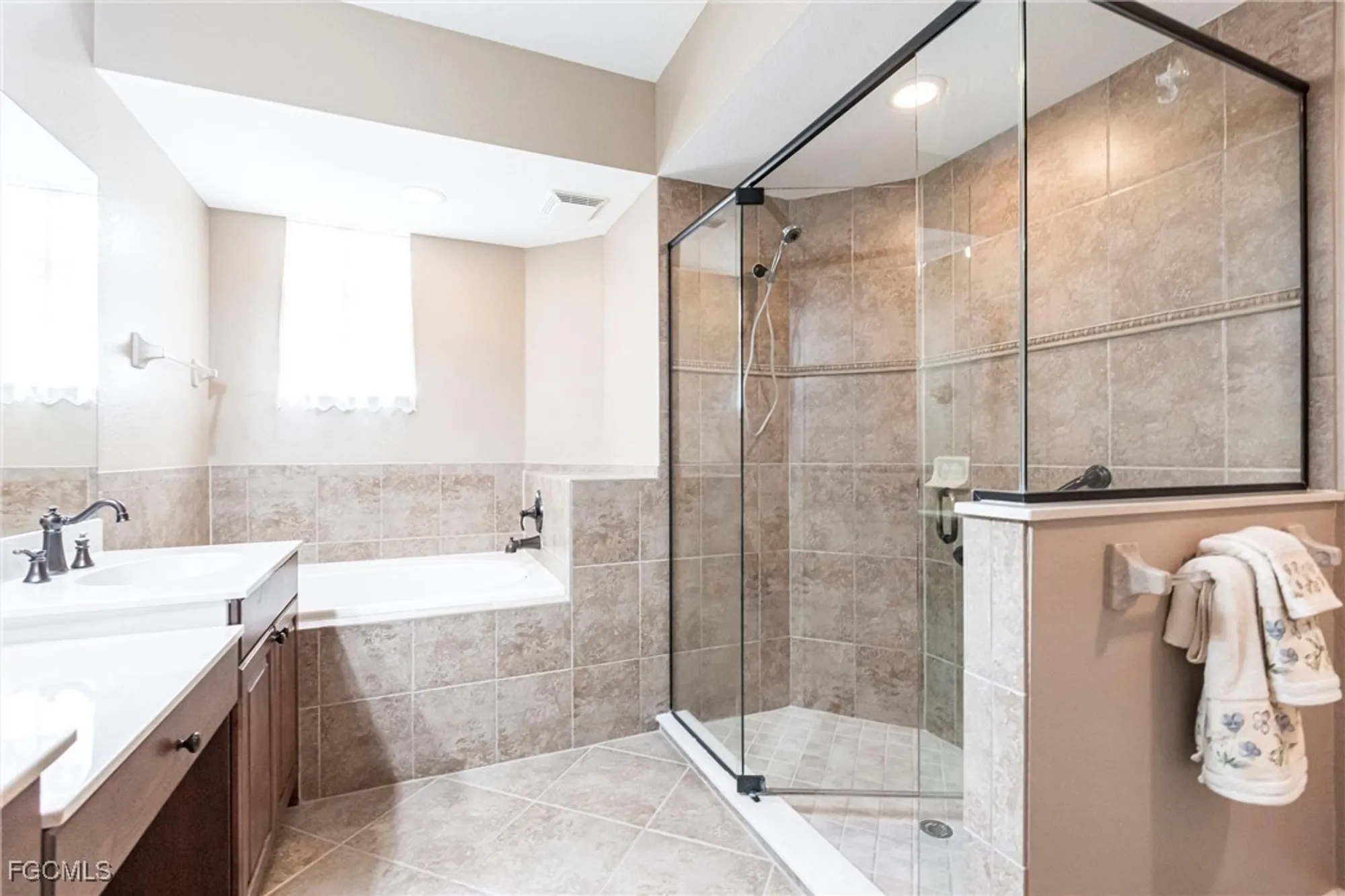 Property Slideshow image 23 of 50 | 13091 pebblebrook point cir 101, Fort Myers, FL, 33905