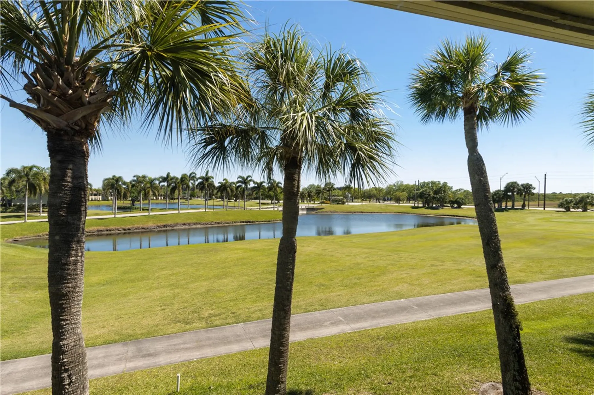 Property Slideshow image 10 of 34 | 1 plantation dr 203, Vero Beach, FL, 32966