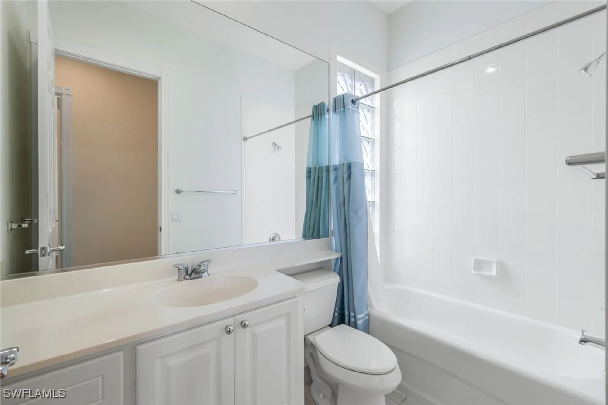 Property Slideshow image 23 of 50 | 2984 gilford way, Naples, FL, 34119