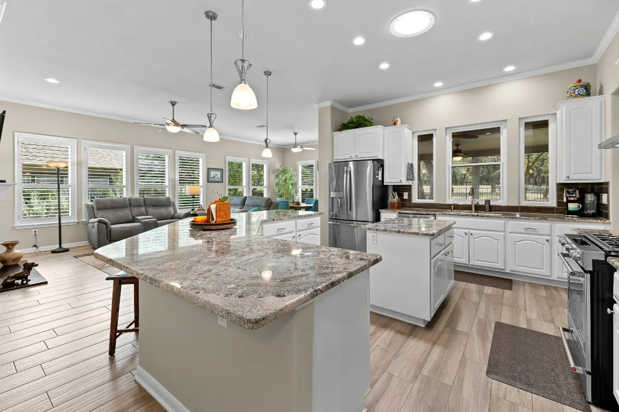 Property Slideshow image 15 of 39 | 103 trail rider way, Georgetown, TX, 78633