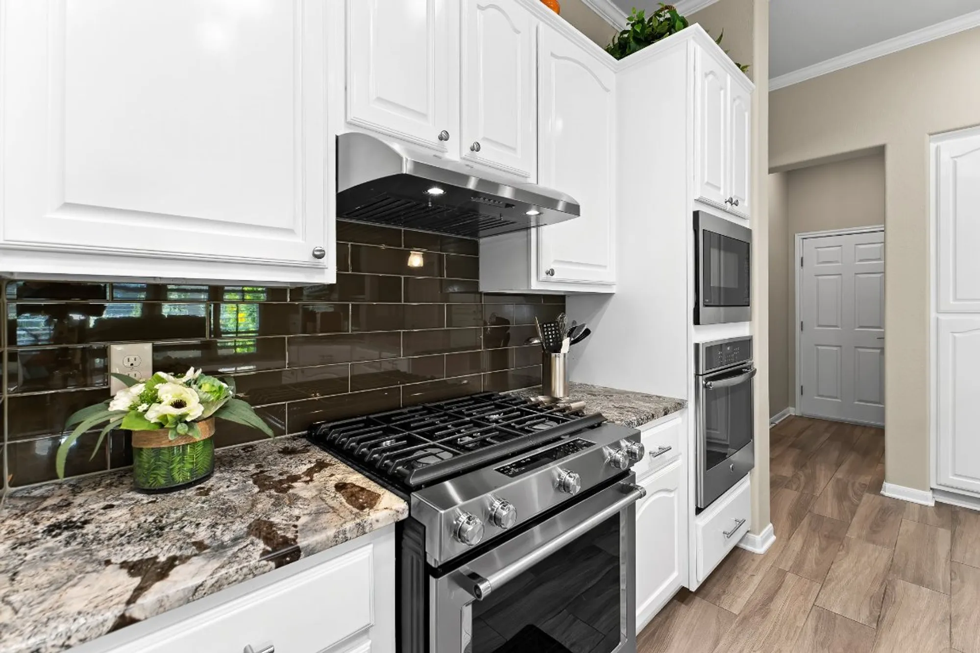 Property Slideshow image 18 of 39 | 103 trail rider way, Georgetown, TX, 78633