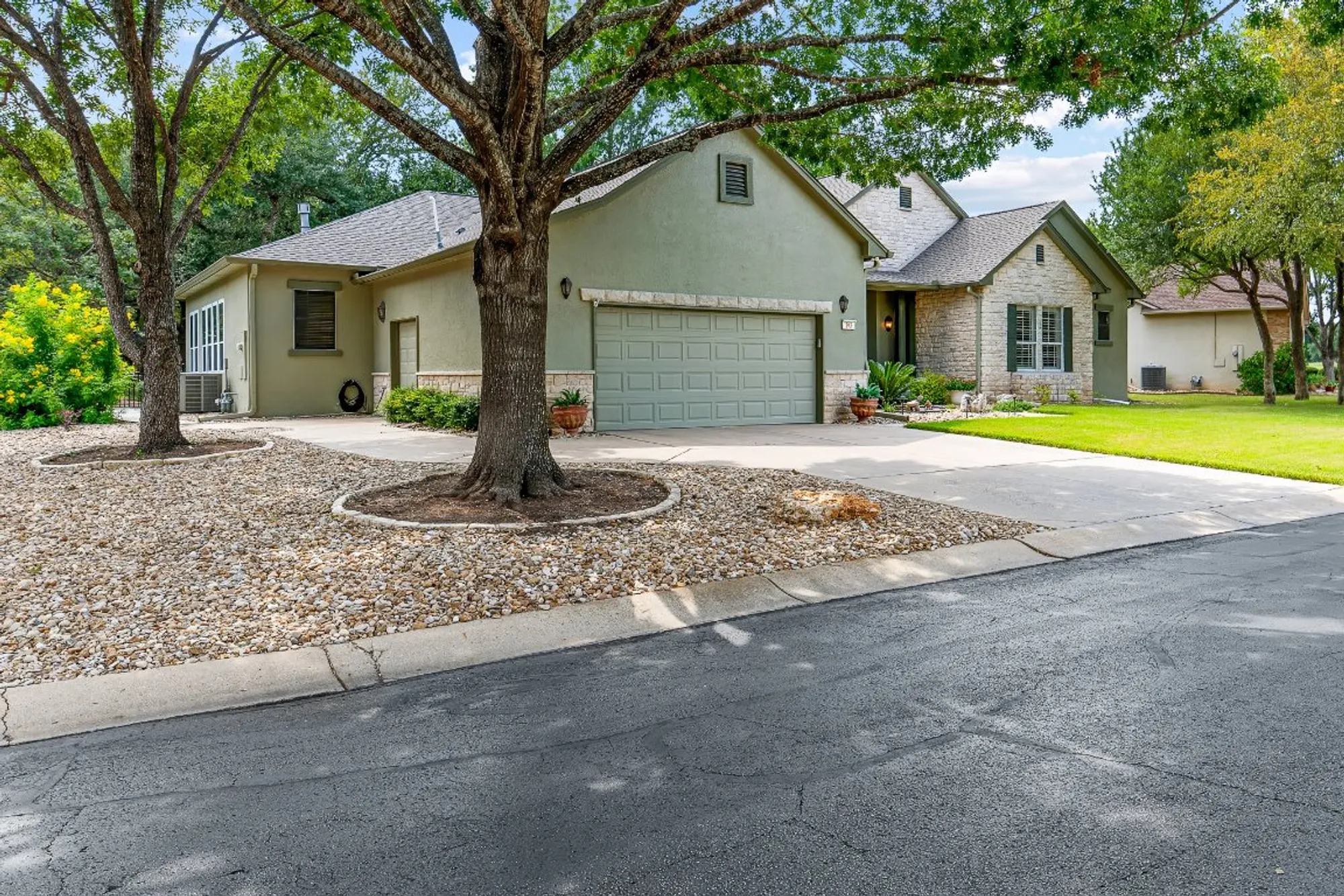 Property Slideshow image 6 of 39 | 103 trail rider way, Georgetown, TX, 78633