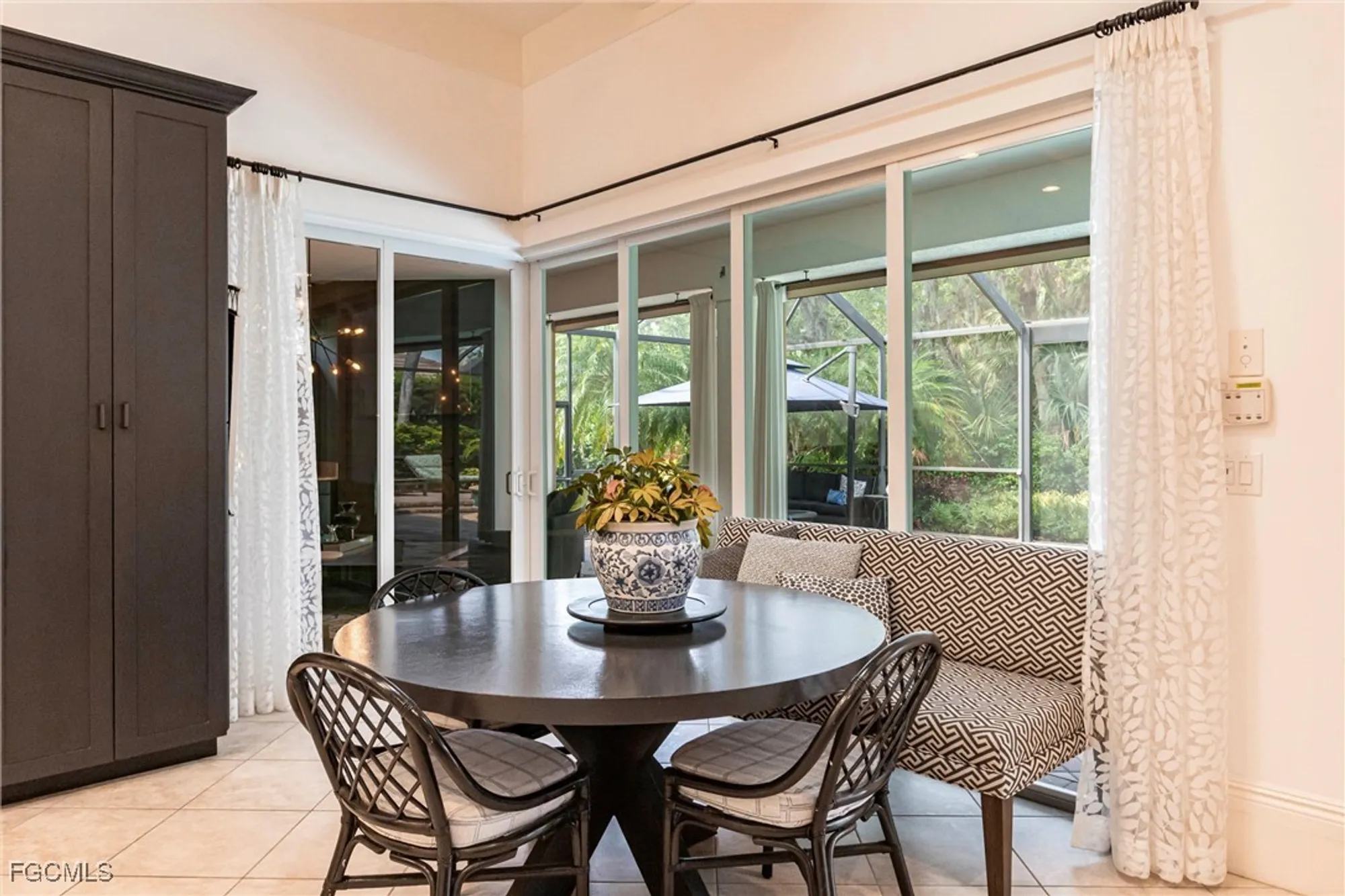Property Slideshow image 15 of 50 | 3841 river point dr, Fort Myers, FL, 33905