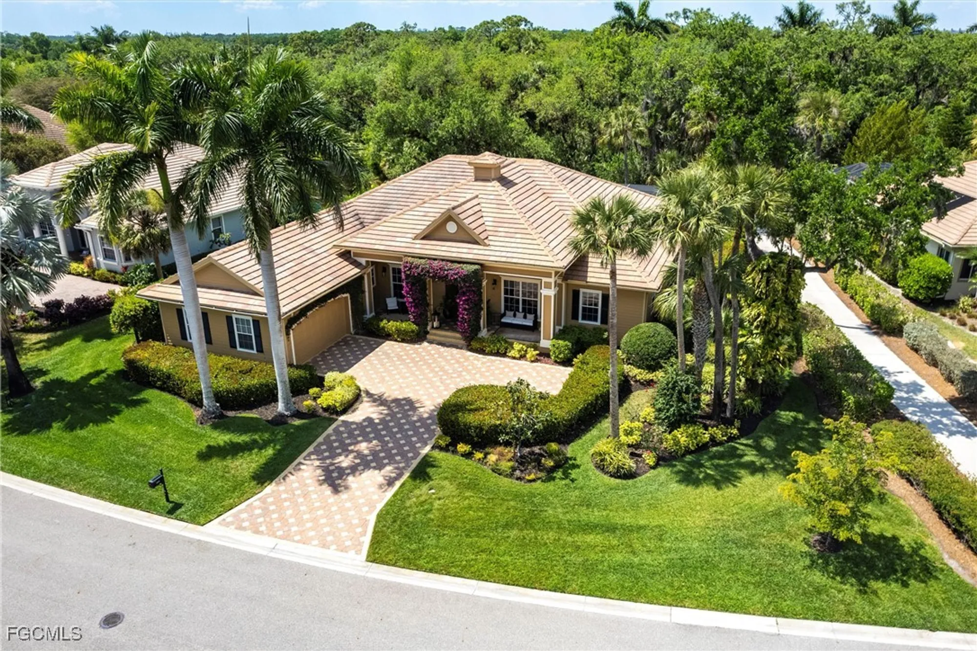 Property Slideshow image 1 of 50 | 3841 river point dr, Fort Myers, FL, 33905