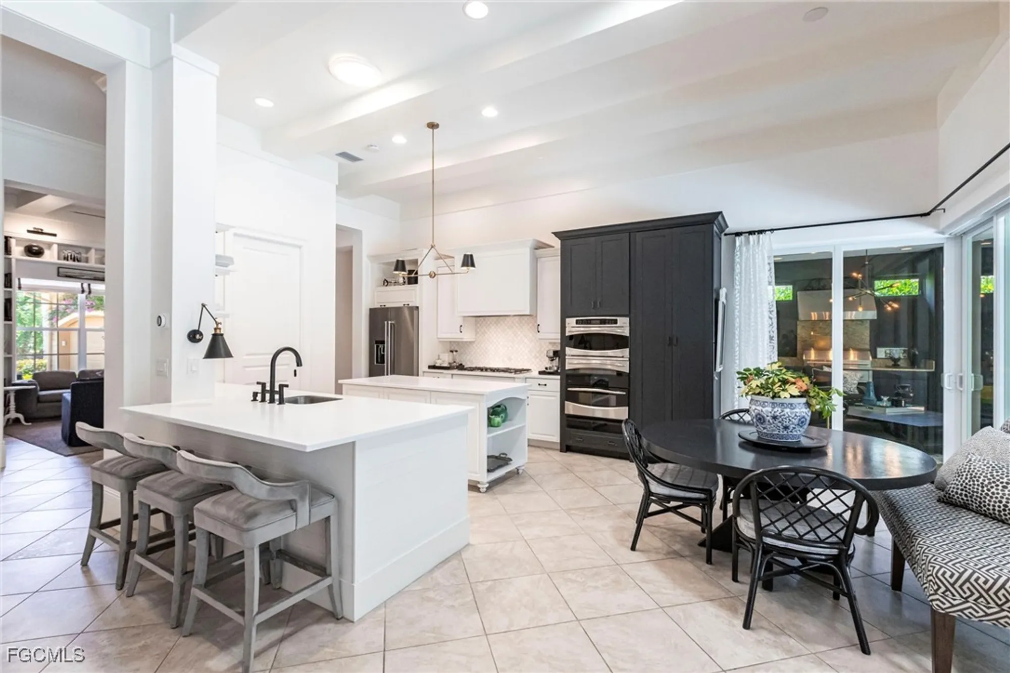 Property Slideshow image 10 of 50 | 3841 river point dr, Fort Myers, FL, 33905