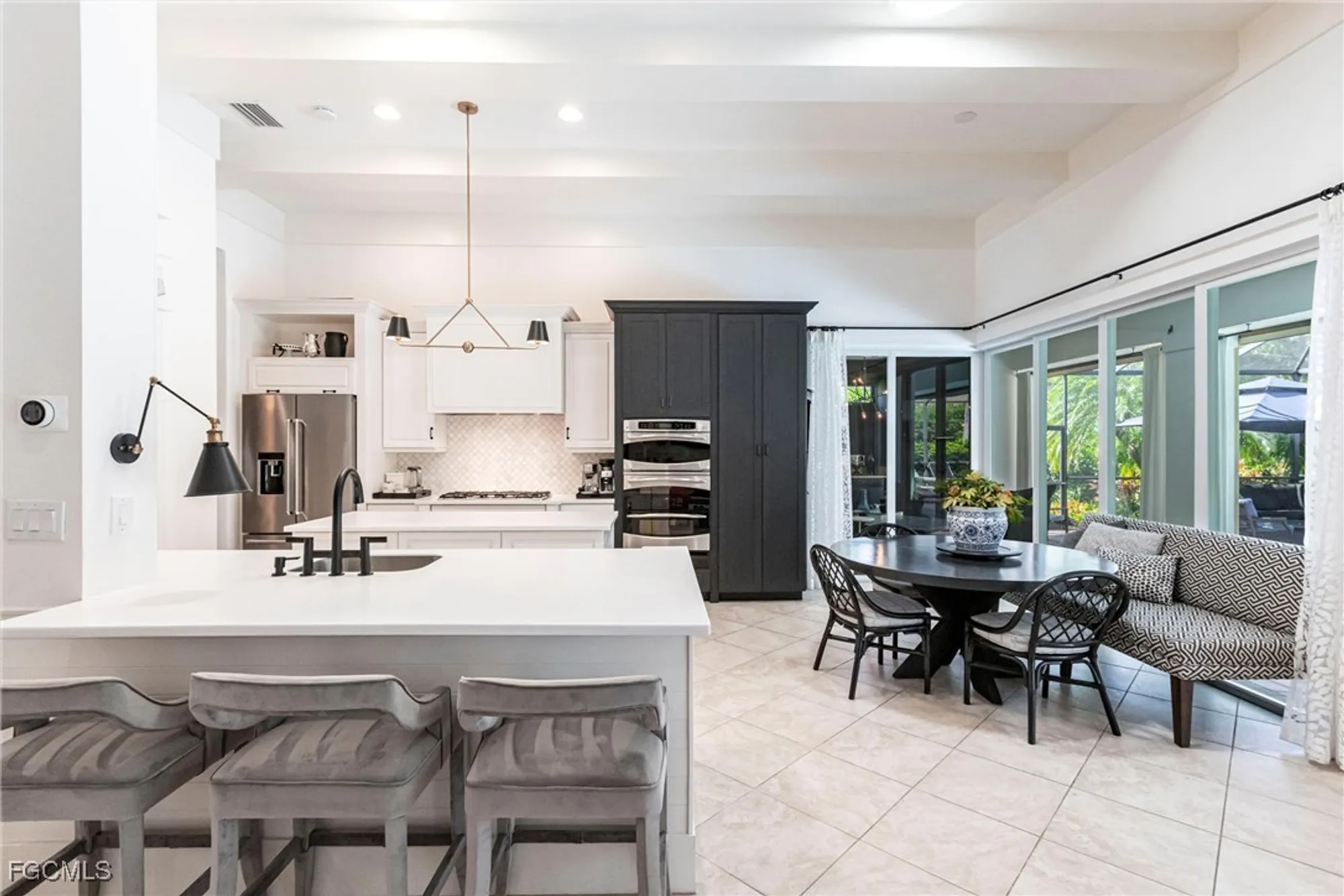 Property Slideshow image 11 of 50 | 3841 river point dr, Fort Myers, FL, 33905