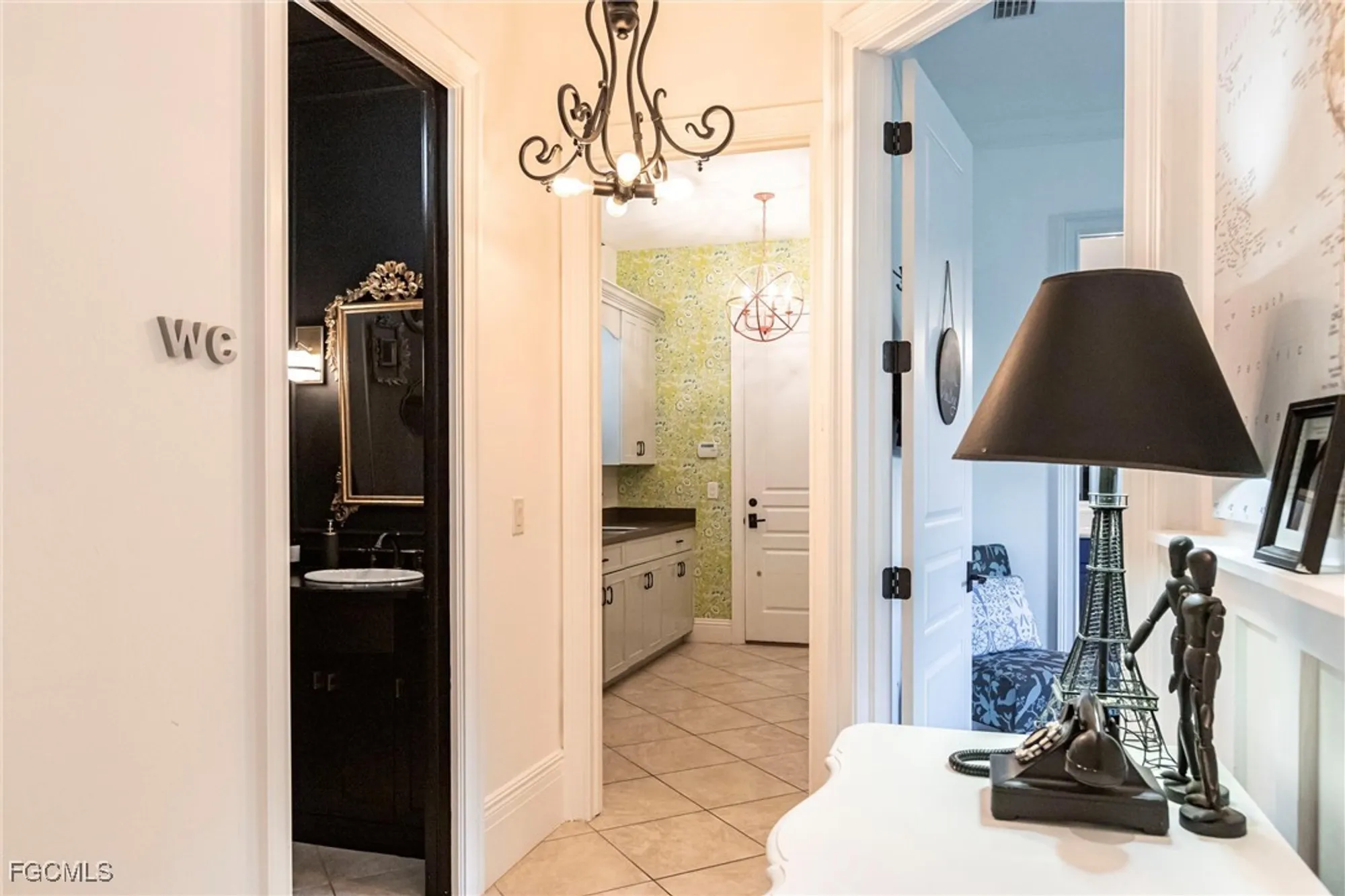 Property Slideshow image 34 of 50 | 3841 river point dr, Fort Myers, FL, 33905