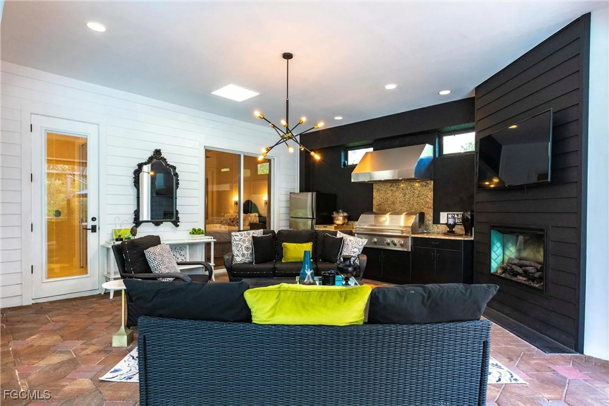 Property Slideshow image 38 of 50 | 3841 river point dr, Fort Myers, FL, 33905