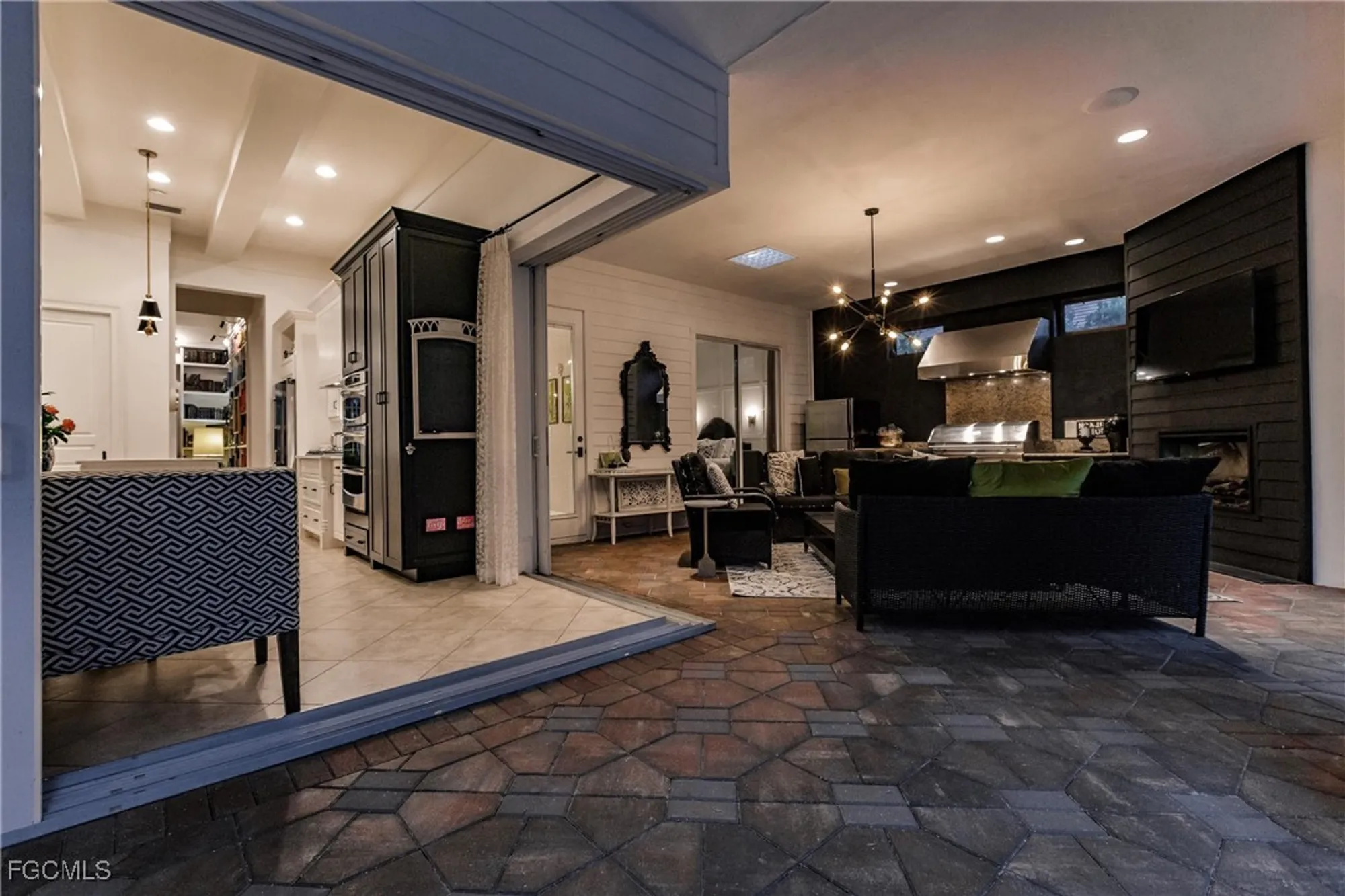 Property Slideshow image 39 of 50 | 3841 river point dr, Fort Myers, FL, 33905