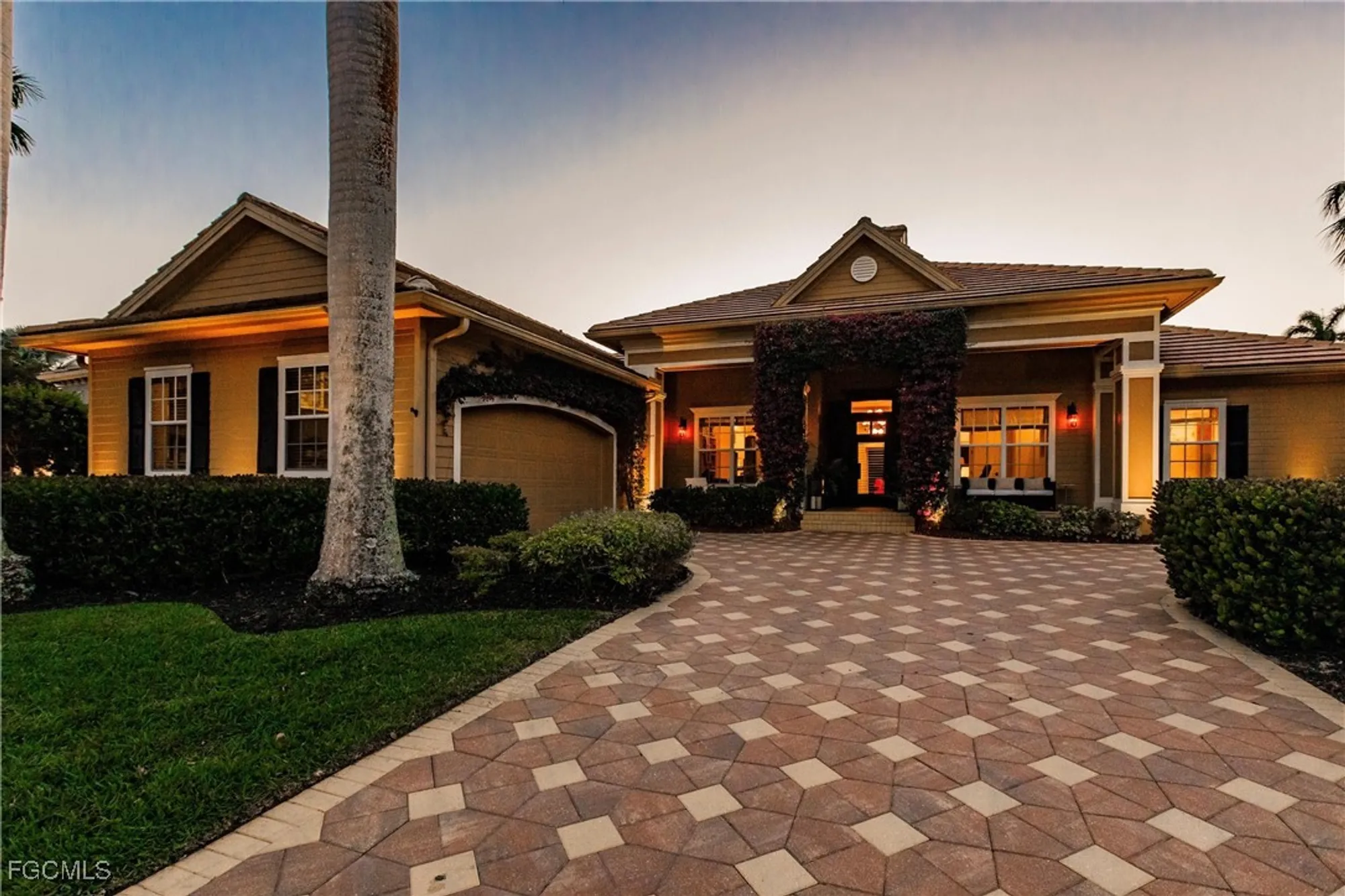 Property Slideshow image 3 of 50 | 3841 river point dr, Fort Myers, FL, 33905