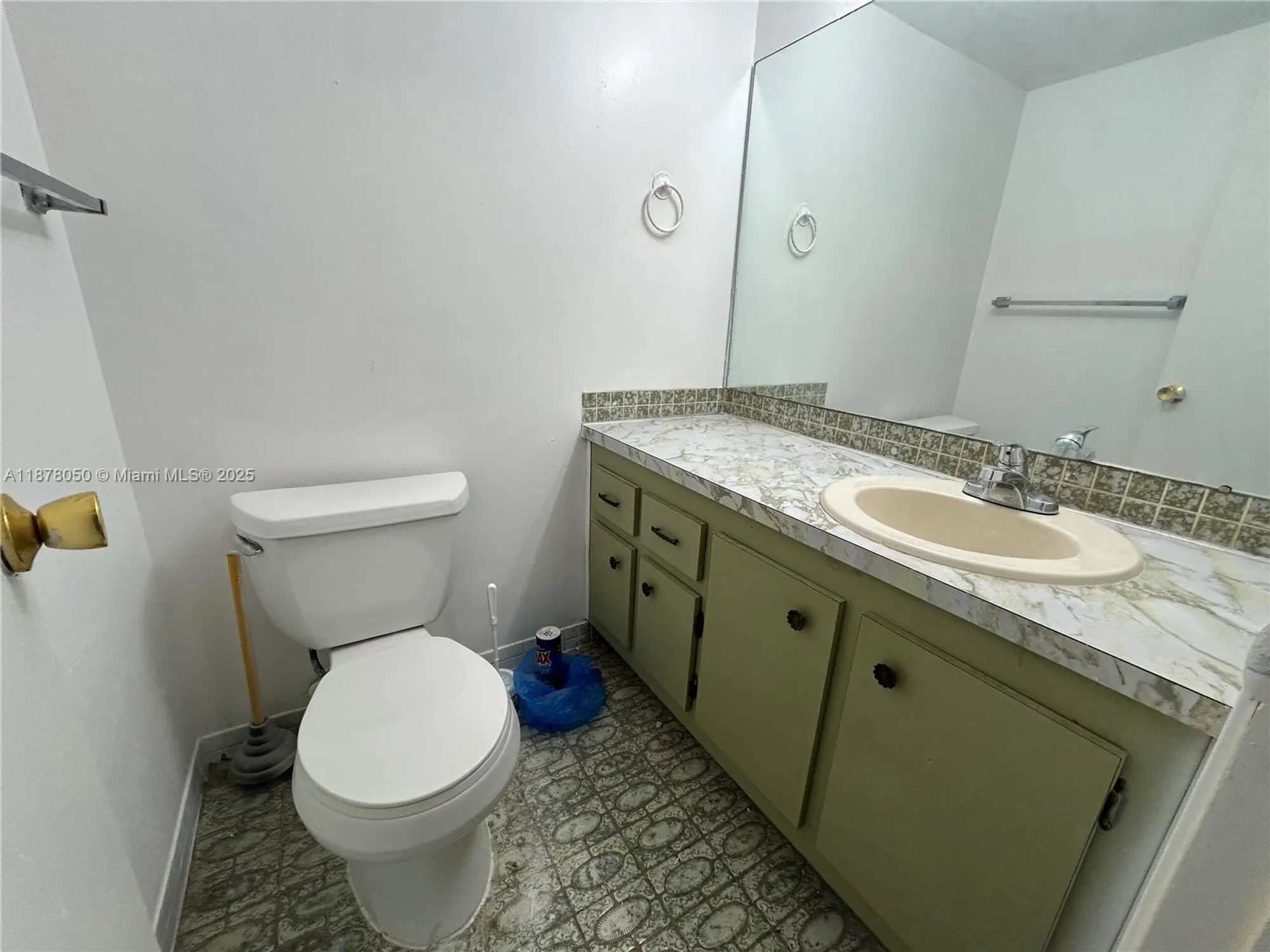 Property Slideshow image 7 of 17 | 2061 nw 47th ter 212, Lauderhill, FL, 33313
