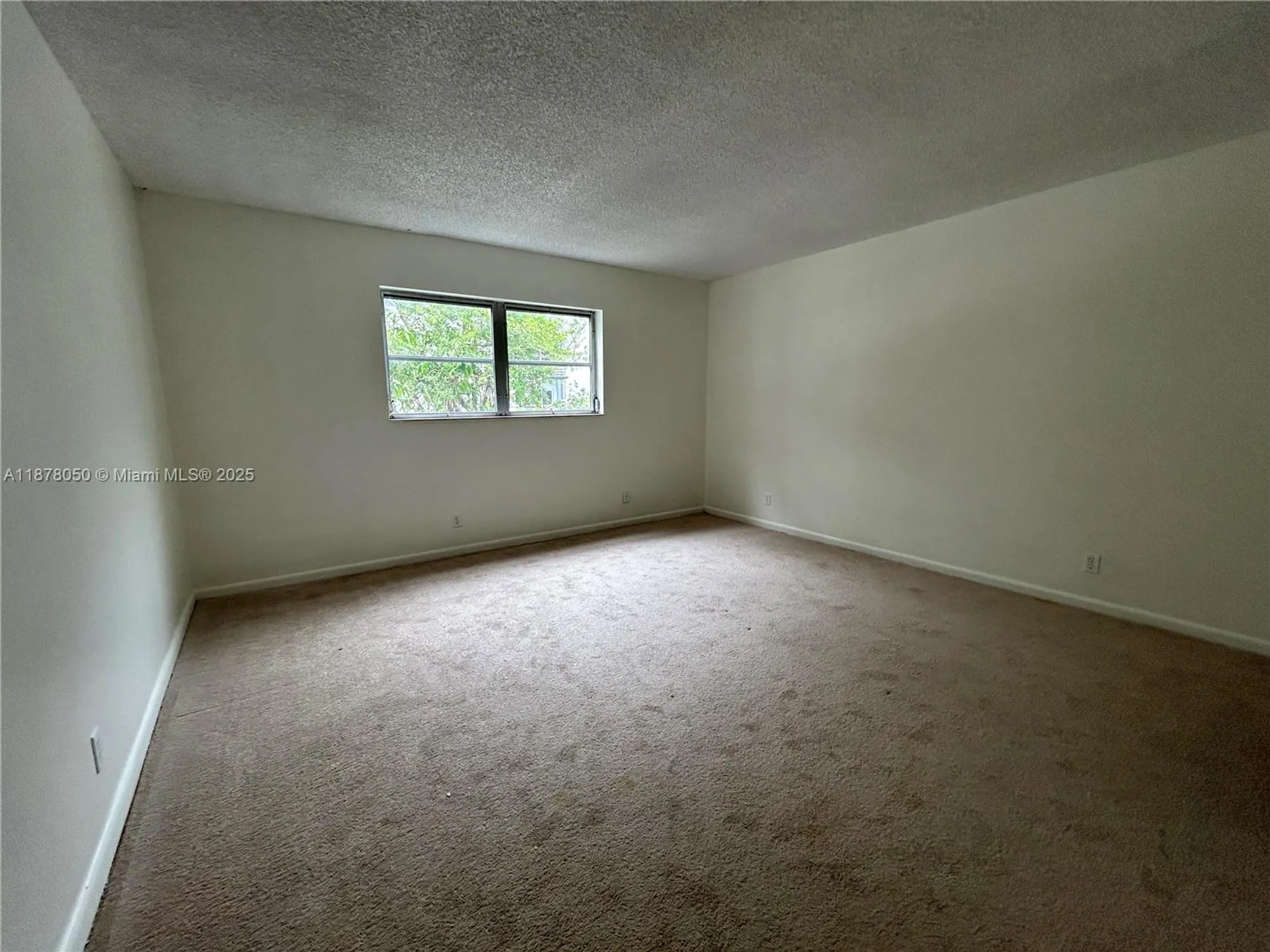 Property Slideshow image 9 of 17 | 2061 nw 47th ter 212, Lauderhill, FL, 33313