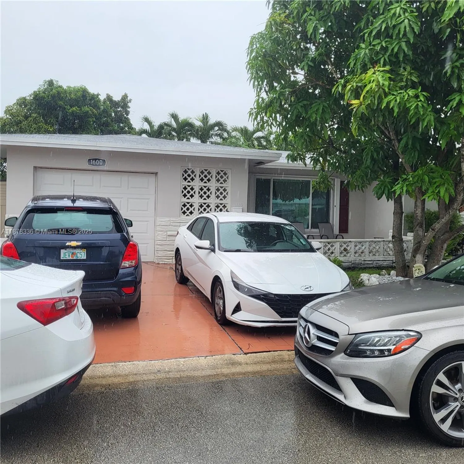 Property Slideshow image 1 of 10 | 1600 nw 68th ter, Margate, FL, 33063