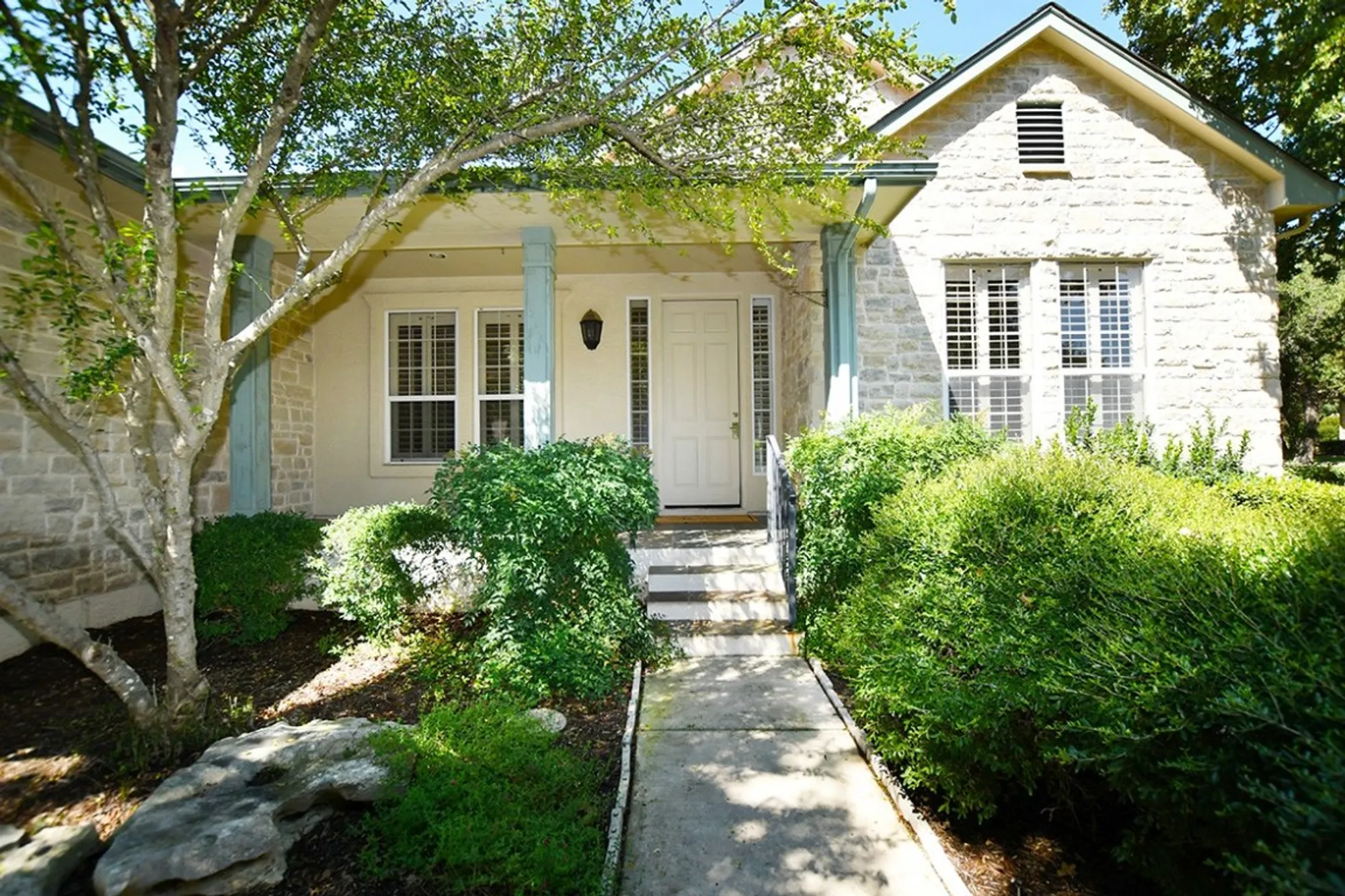 Property Slideshow image 4 of 32 | 140 lantana dr, Georgetown, TX, 78633