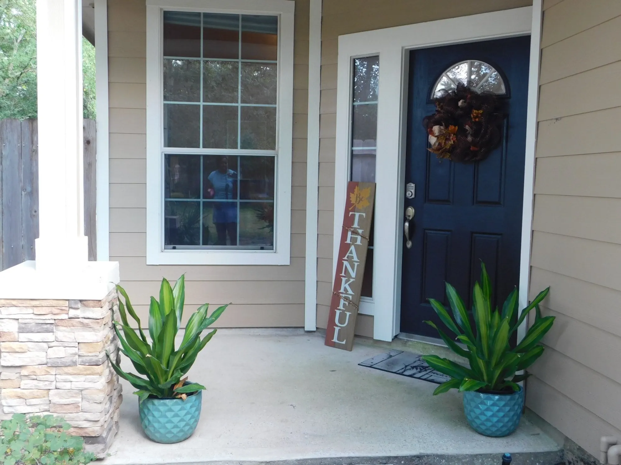 Property Slideshow image 1 of 18 | 50 abercrombie pl, Conroe, TX, 77384