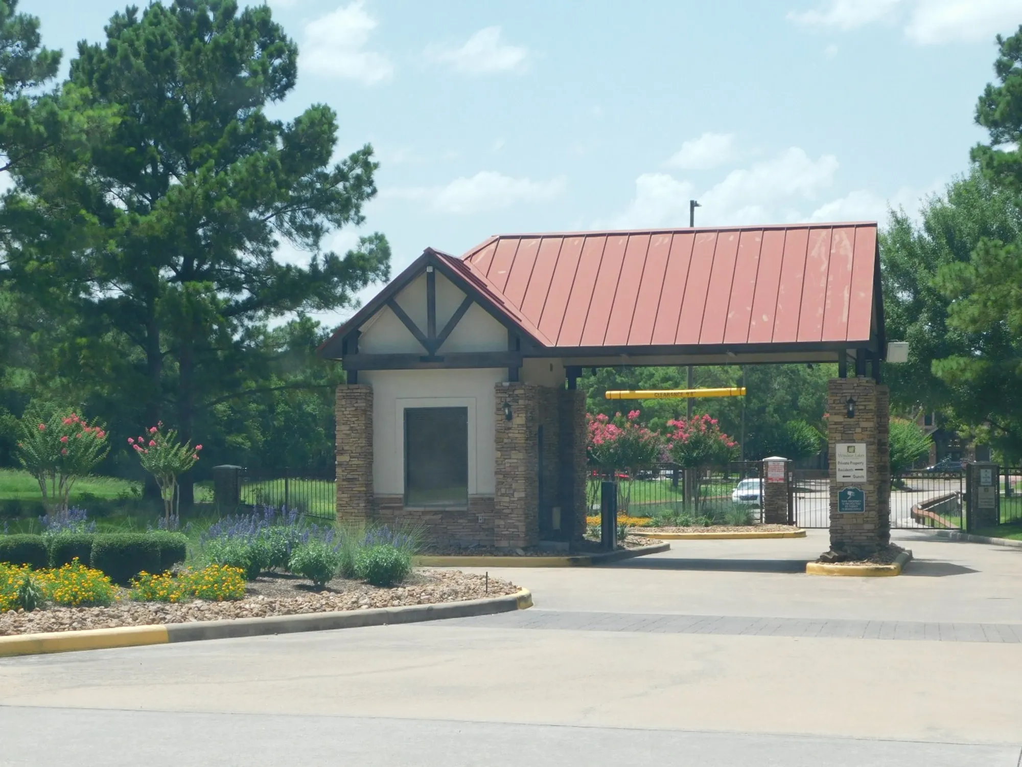 Property Slideshow image 4 of 18 | 50 abercrombie pl, Conroe, TX, 77384