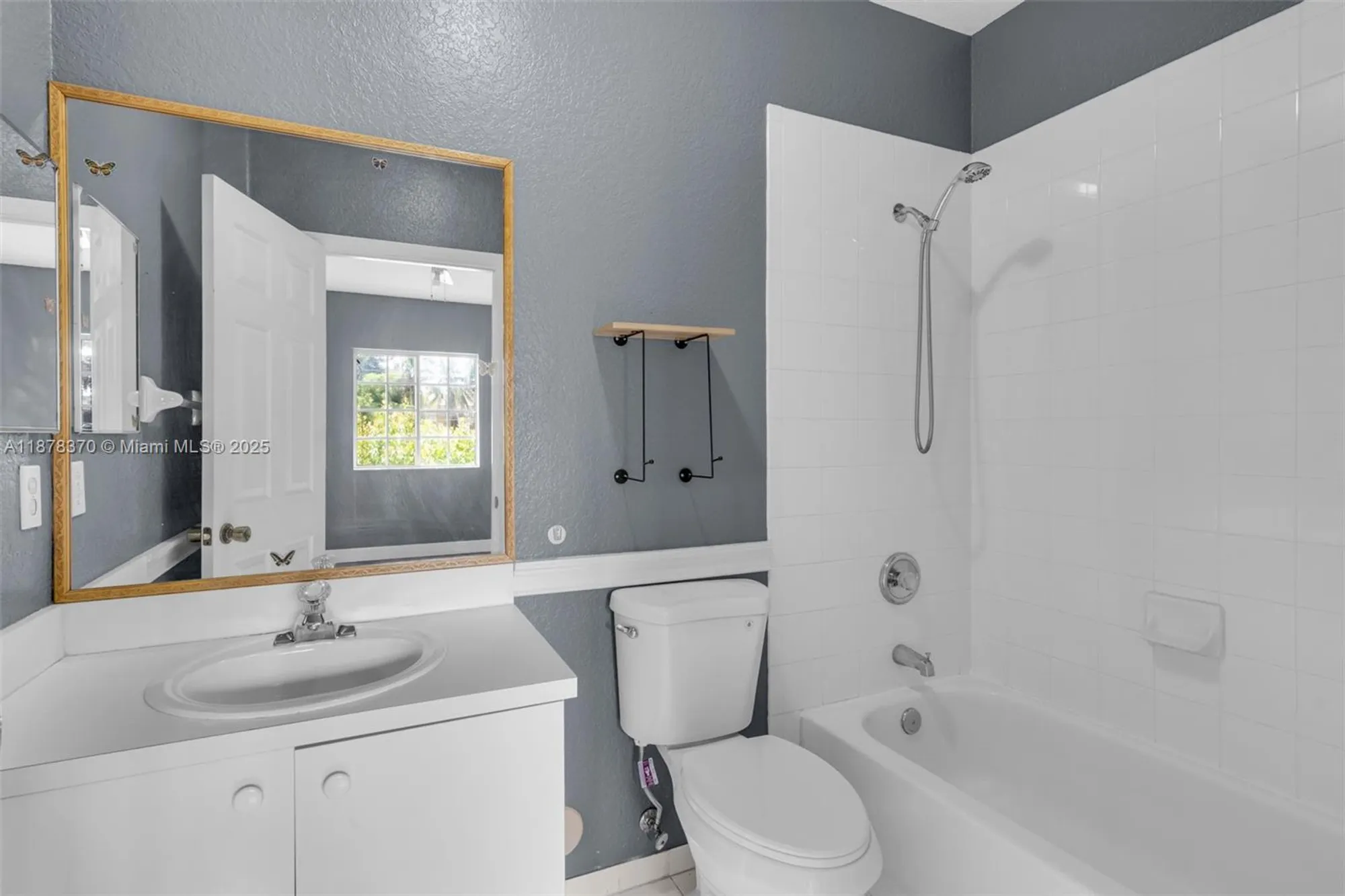 Property Slideshow image 15 of 31 | 7818 catalina cir, Tamarac, FL, 33321
