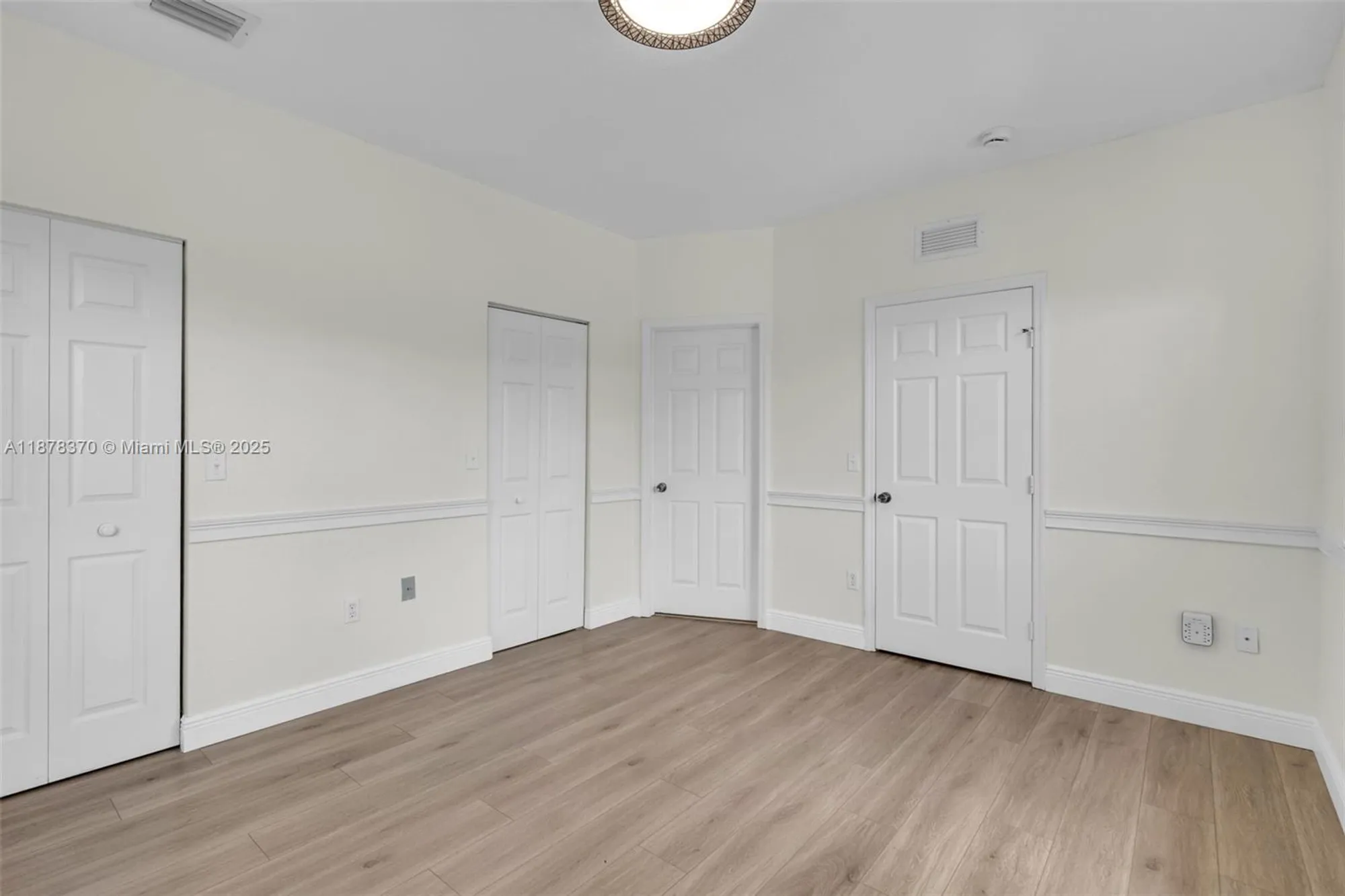 Property Slideshow image 19 of 31 | 7818 catalina cir, Tamarac, FL, 33321