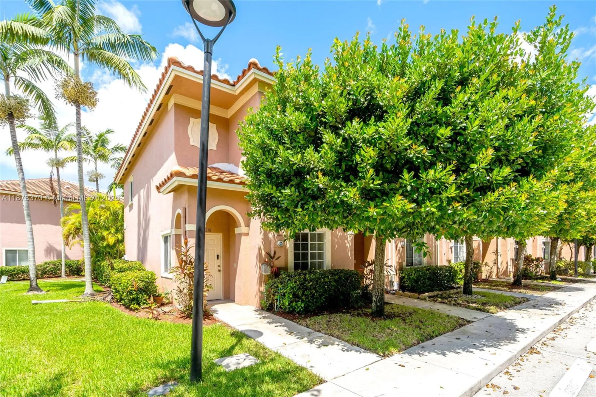 Property Slideshow image 1 of 31 | 7818 catalina cir, Tamarac, FL, 33321