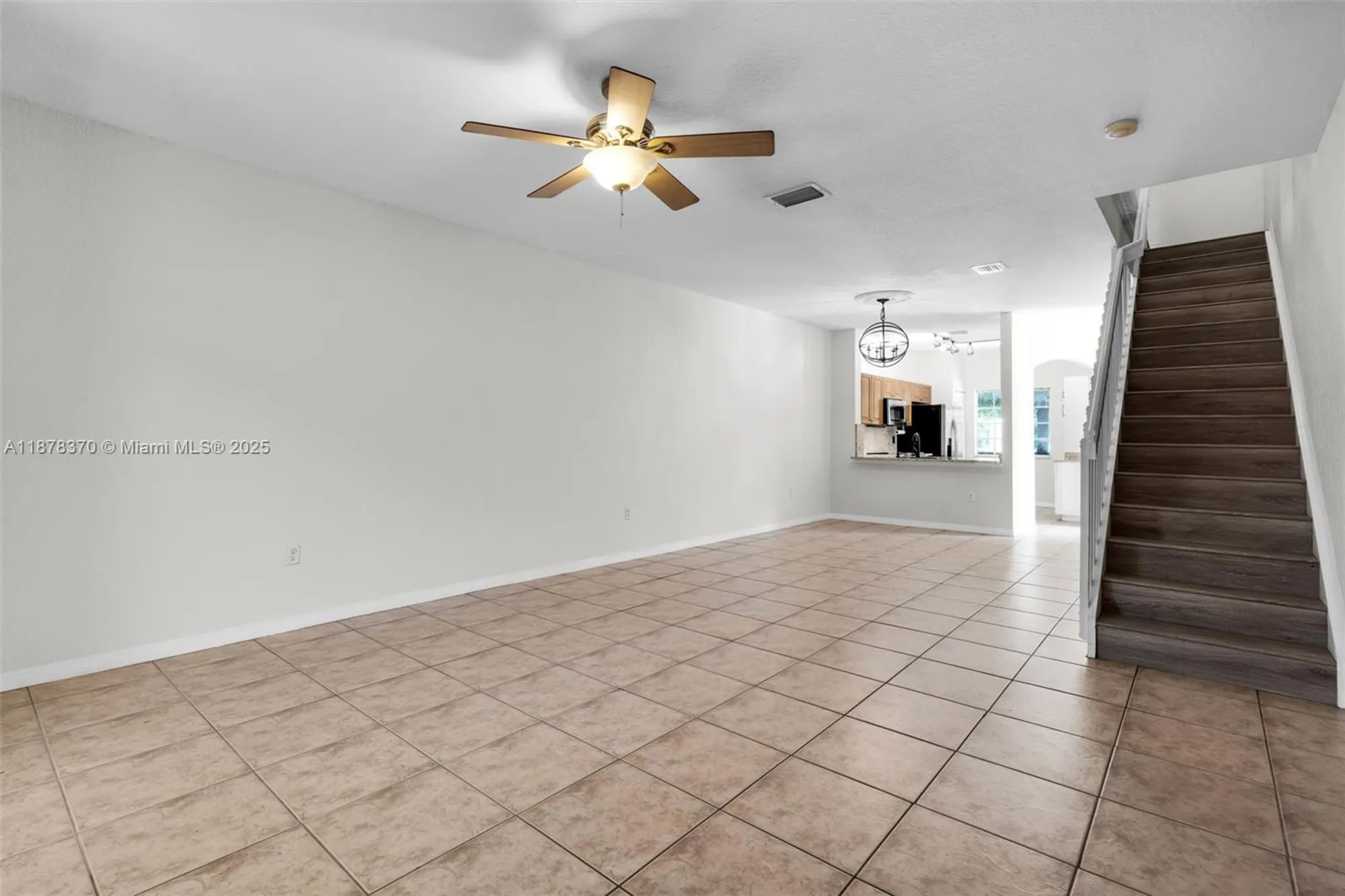 Property Slideshow image 10 of 31 | 7818 catalina cir, Tamarac, FL, 33321