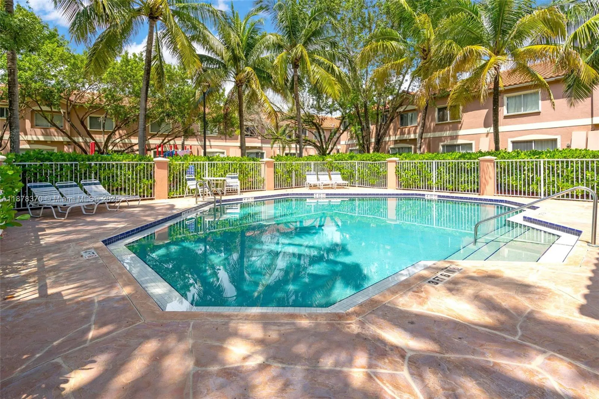 Property Slideshow image 24 of 31 | 7818 catalina cir, Tamarac, FL, 33321