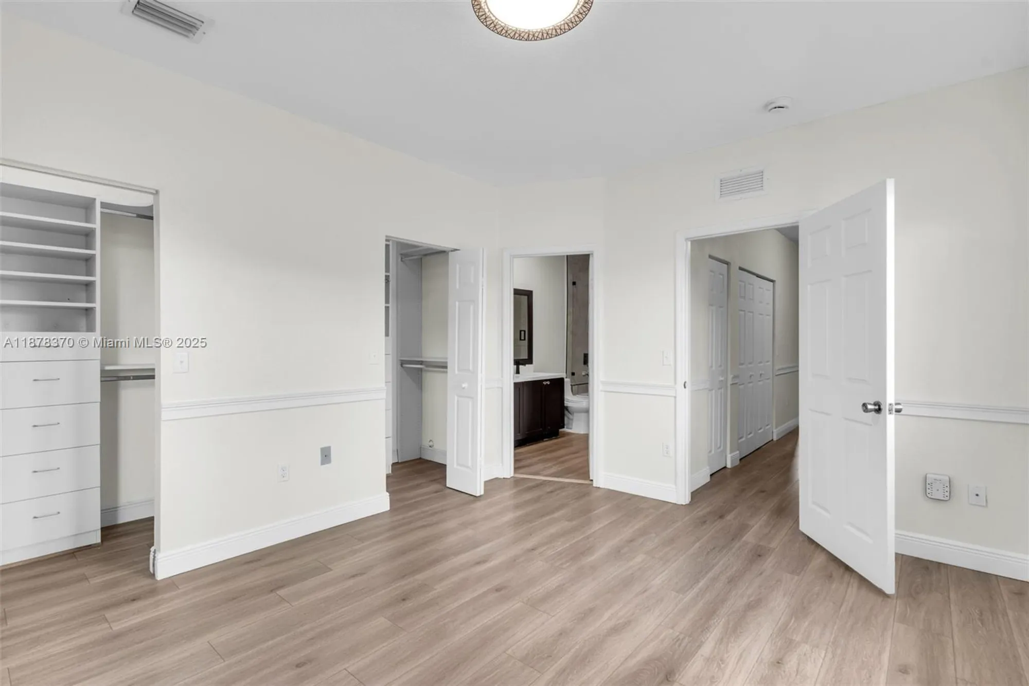 Property Slideshow image 20 of 31 | 7818 catalina cir, Tamarac, FL, 33321