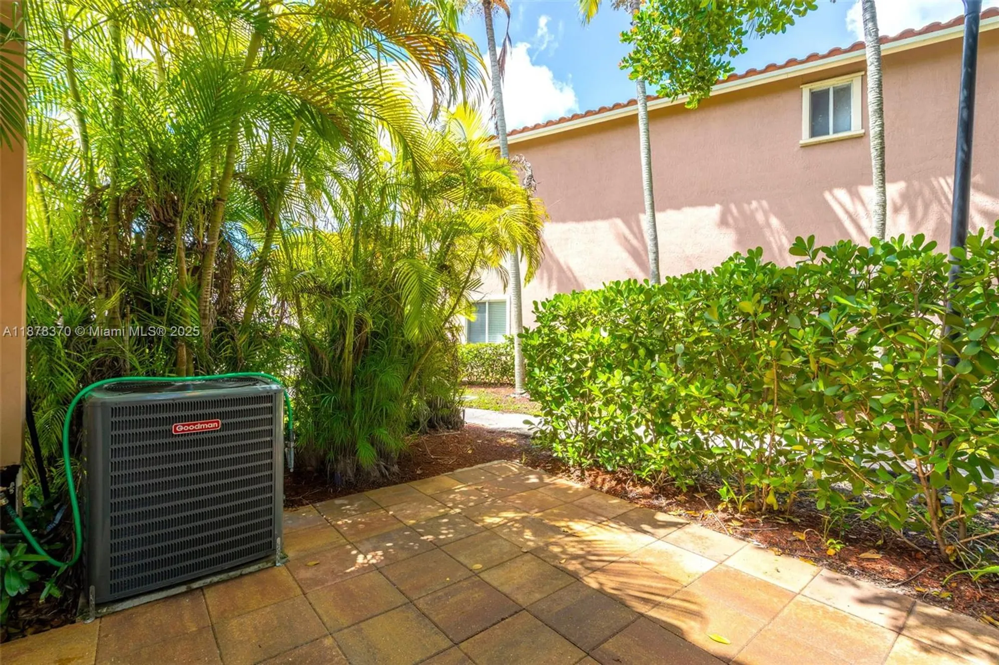 Property Slideshow image 22 of 31 | 7818 catalina cir, Tamarac, FL, 33321