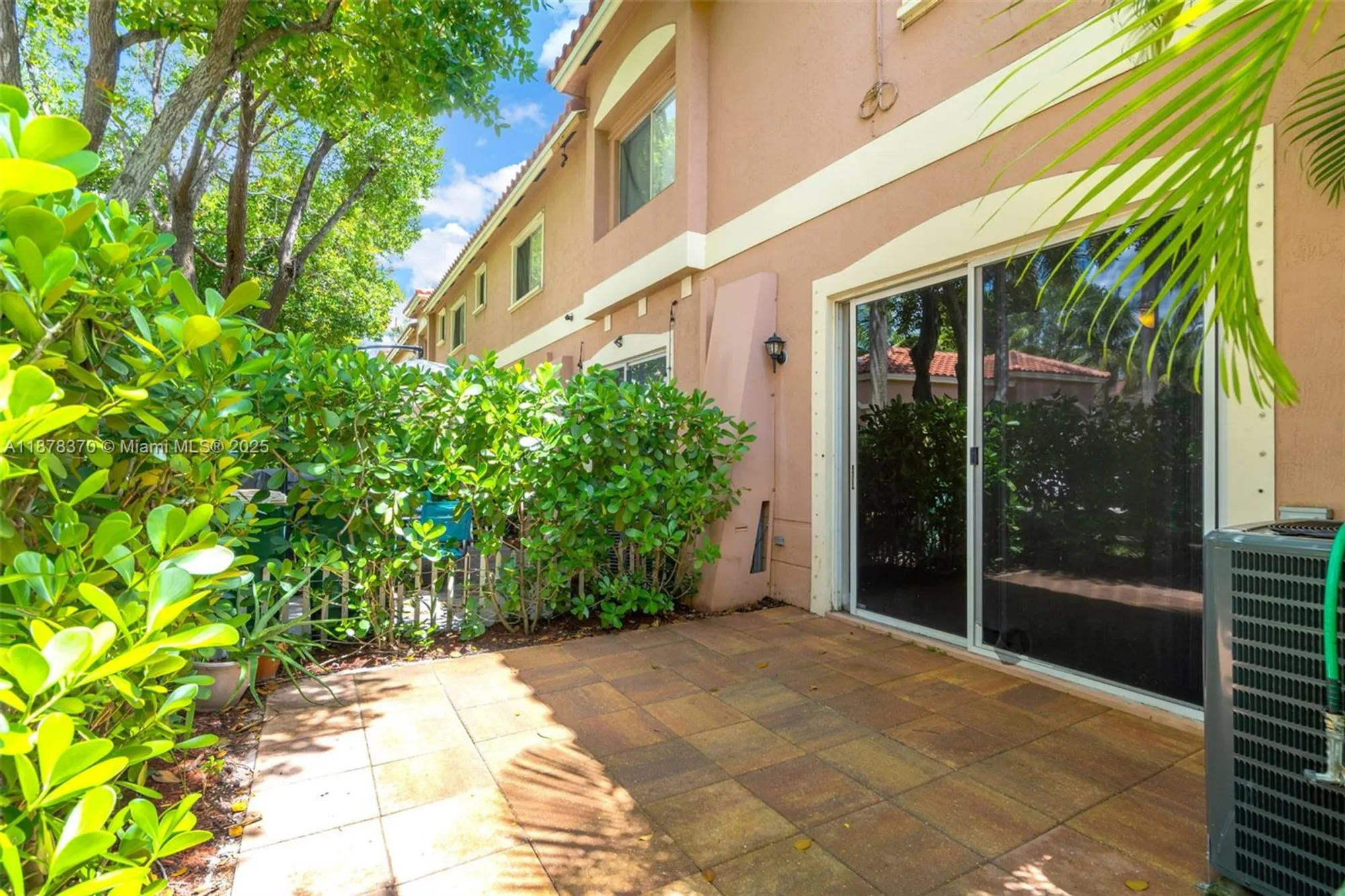 Property Slideshow image 23 of 31 | 7818 catalina cir, Tamarac, FL, 33321