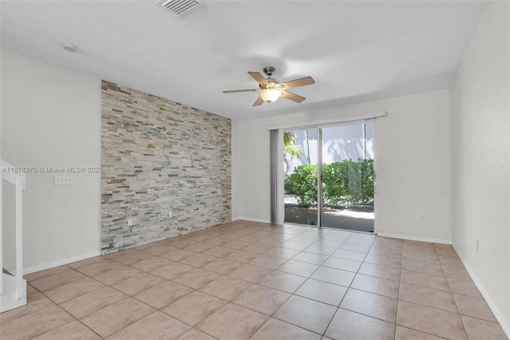 Property Slideshow image 9 of 31 | 7818 catalina cir, Tamarac, FL, 33321