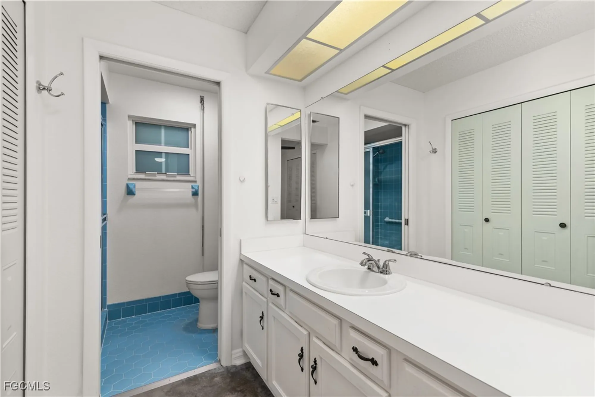 Property Slideshow image 14 of 19 | 1331 s brandywine cir, Fort Myers, FL, 33919