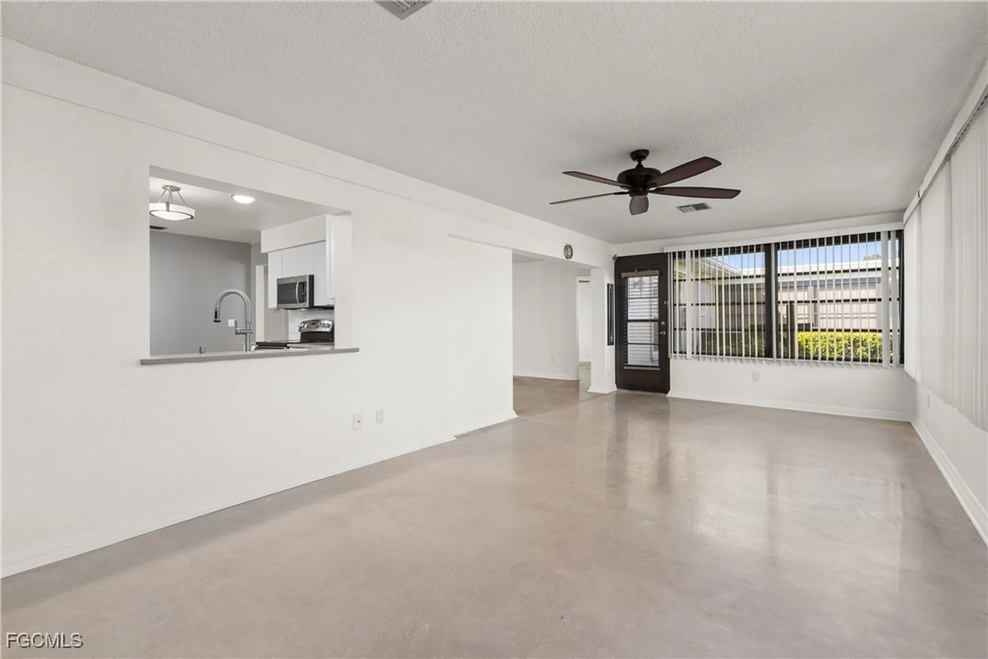 Property Slideshow image 11 of 19 | 1331 s brandywine cir, Fort Myers, FL, 33919