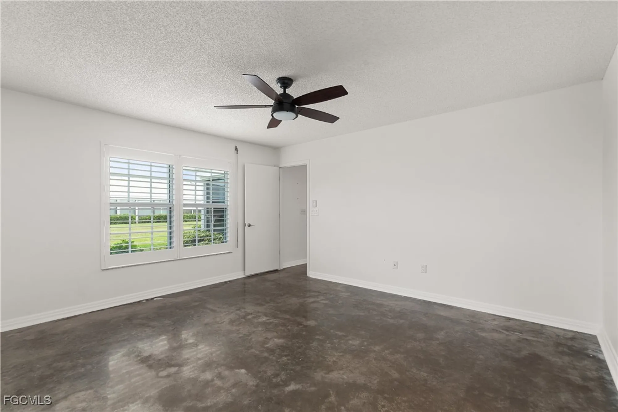 Property Slideshow image 13 of 19 | 1331 s brandywine cir, Fort Myers, FL, 33919